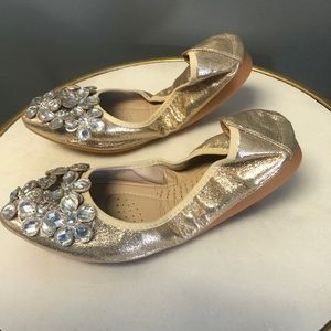 Comfy rhinestone ballet flats.